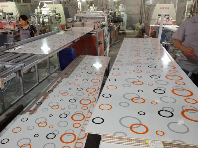 ຜົນປະໂຫຍດຂອງຝາຜະຫນັງ PVC ແລະວິທີການທີ່ພວກເຂົາສາມາດເສີມຂະຫຍາຍຄວາມງາມຂອງຊ່ອງໃດກໍ່ຕາມ